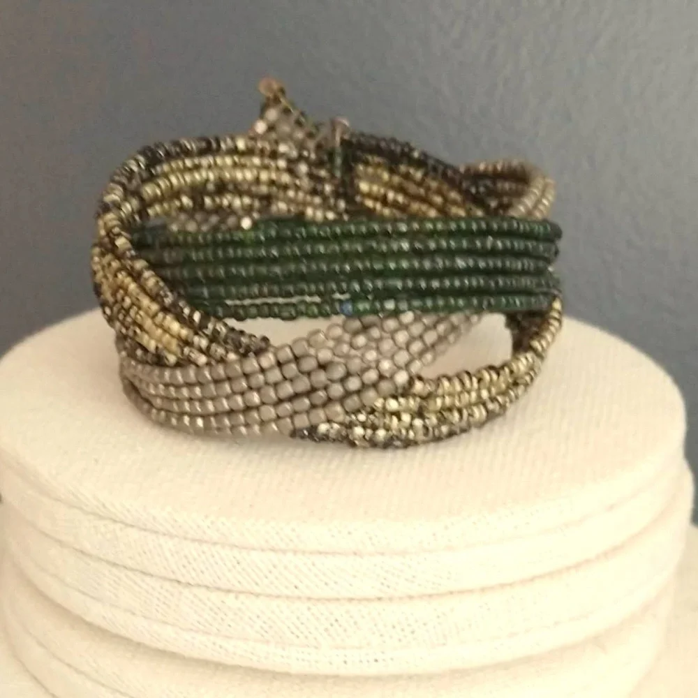Multi color seed bead bracelet